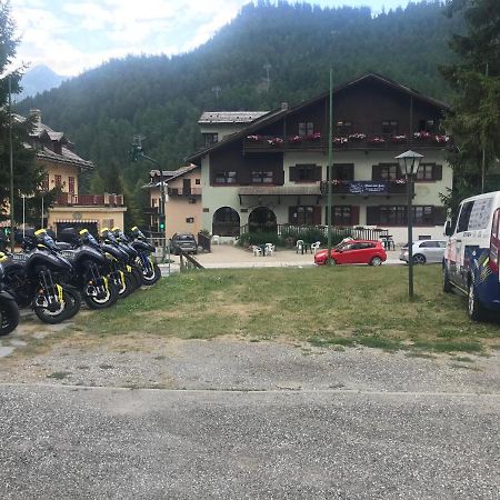 Chalet Della Luna Claviere Exterior photo