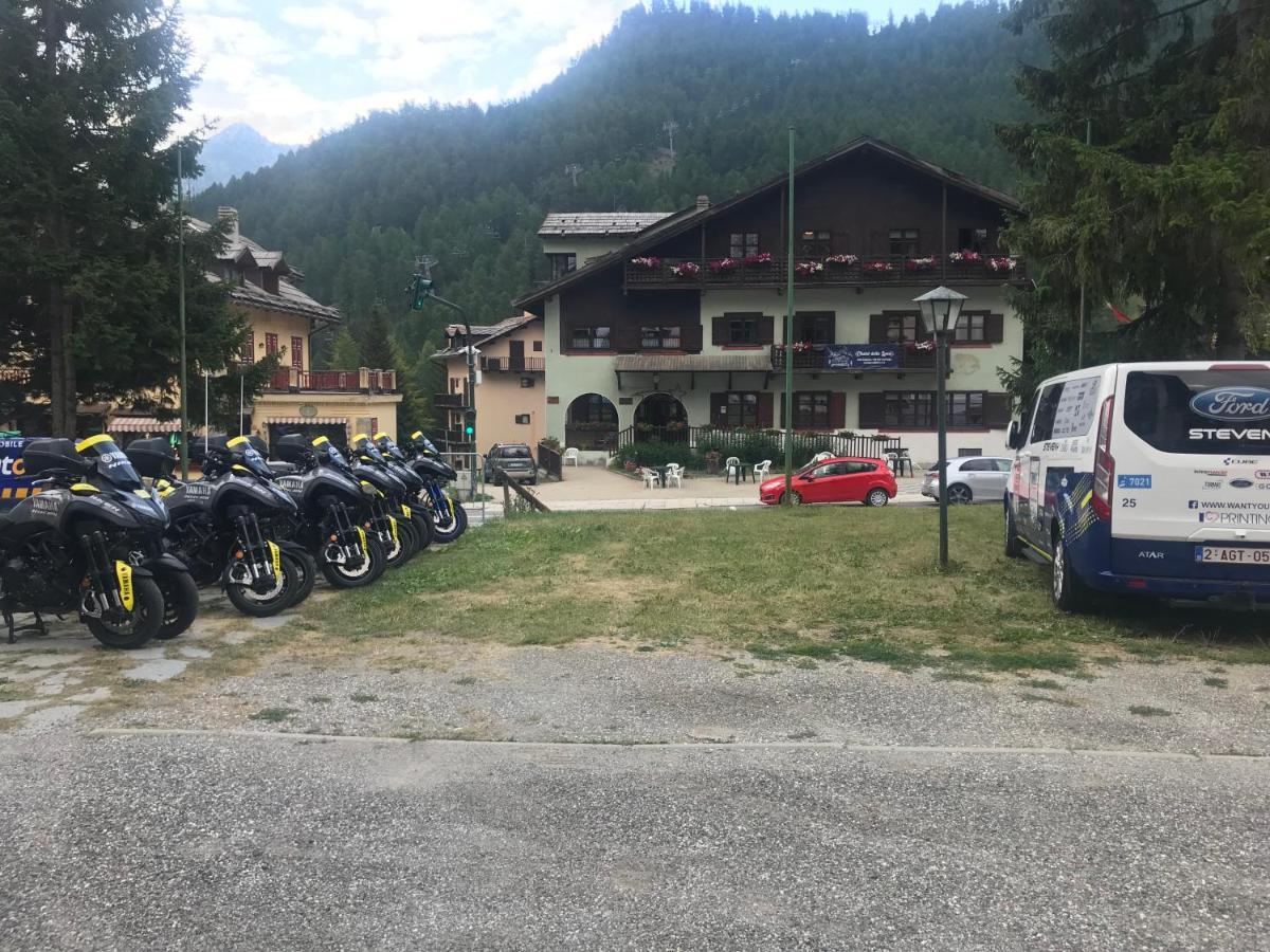 Chalet Della Luna Claviere Exterior photo